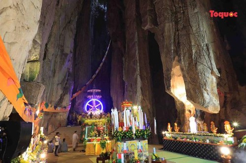 All Souls' Day festival  in Danang’s Marble Mountain relic site - ảnh 6