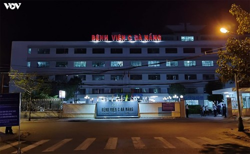Chùm ảnh: Dỡ bỏ phong tỏa, Bệnh viện C Đà Nẵng mở cửa đón bệnh nhân trở lại - ảnh 1