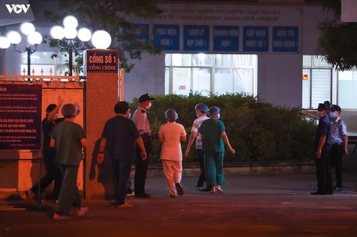Chùm ảnh: Dỡ bỏ phong tỏa, Bệnh viện C Đà Nẵng mở cửa đón bệnh nhân trở lại - ảnh 15
