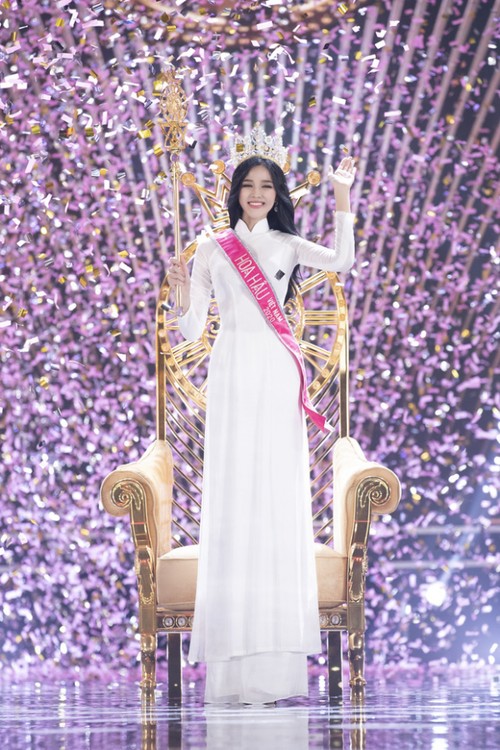 Cận cảnh nhan sắc tân Hoa hậu Việt Nam 2020 - ảnh 1