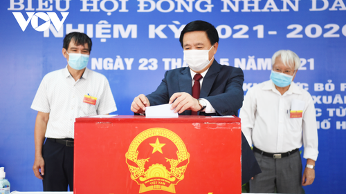 Lễ thượng cờ tại quảng trường Ba Đình và 5 triệu cử tri Hà Nội thực hiện quyền công dân - ảnh 6