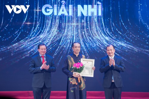 Highlights: Các ca khúc xuất sắc nhất của cuộc thi “Hát lên Việt Nam“ - ảnh 10