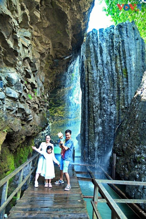 Vẻ đẹp hoang sơ của thác Dray Nur - ảnh 7