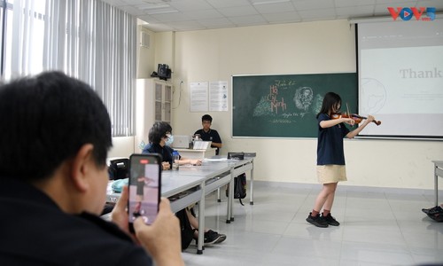 “Nợ nước non” tạo cảm hứng giúp các học sinh học tập tấm gương Chủ tịch Hồ Chí Minh - ảnh 11