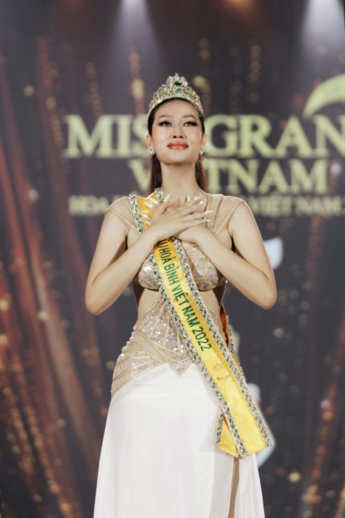 Huỳnh Thị Thanh Thủy khép lại năm “kỷ lục” với 11 cô gái lên ngôi Hoa hậu ở Việt Nam - ảnh 3