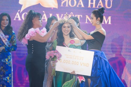 Huỳnh Thị Thanh Thủy khép lại năm “kỷ lục” với 11 cô gái lên ngôi Hoa hậu ở Việt Nam - ảnh 7