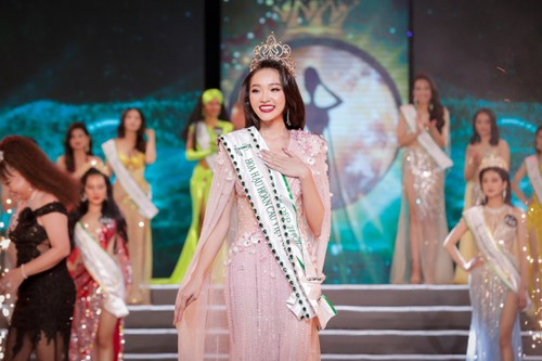 Huỳnh Thị Thanh Thủy khép lại năm “kỷ lục” với 11 cô gái lên ngôi Hoa hậu ở Việt Nam - ảnh 9