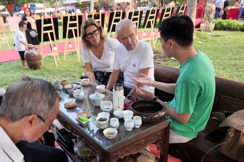 Du khách thích thú trải nghiệm Festival bảo tồn và phát triển làng nghề Việt Nam 2023 - ảnh 13