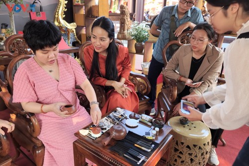Du khách thích thú trải nghiệm Festival bảo tồn và phát triển làng nghề Việt Nam 2023 - ảnh 14