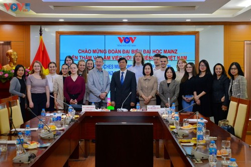 Đoàn nghiên cứu của Đại học Mainz, Cộng hòa liên bang Đức thăm Đài Tiếng Nói Việt Nam - ảnh 10