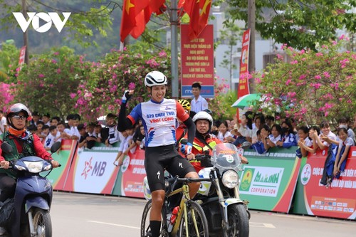 Kịch tính chặng 3 cuộc đua xe đạp Về Điện Biên Phủ 2024 - ảnh 5