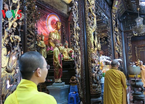 Vinh Tràng, un site incontournable pour les bouddhistes au Sud - ảnh 3
