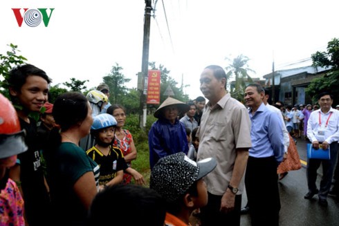 Tran Dai Quang inspecte les travaux pour remédier aux conséquences du typhon Damrey - ảnh 1