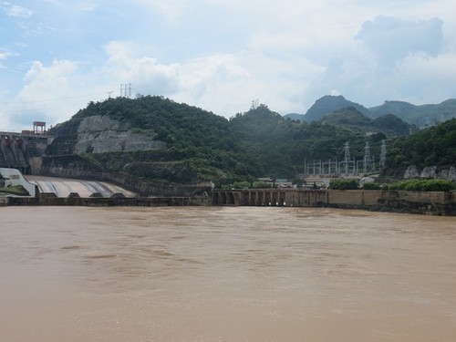 La centrale hydroélectrique de Hoà Binh, symbole de l’amitié Vietnam-Russie - ảnh 1