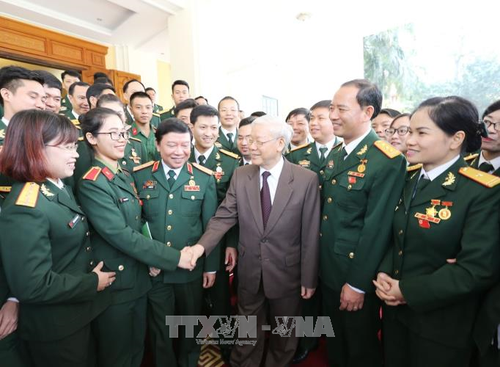 Nguyen Phu Trong encourage les jeunes militaires - ảnh 1