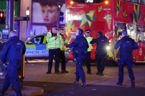 Londres: la police mobilisée pour une fausse alerte à la station de métro Oxford Circus - ảnh 1