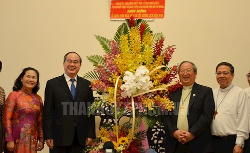Nguyen Thien Nhan présente ses vœux de Noël à l’archevêque de Ho Chi Minh-ville - ảnh 1