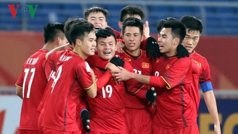 Football : Le Vietnam qualifié pour le quart de finale du Championnat asiatique des moins de 23 ans - ảnh 1