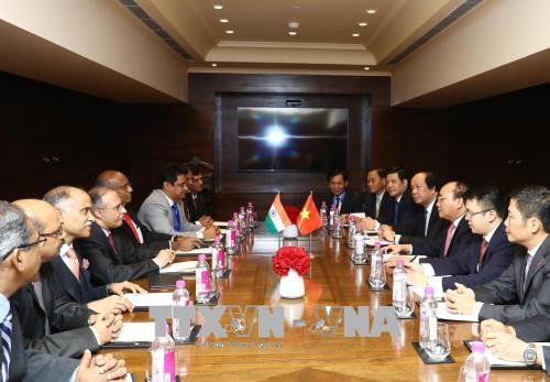 Nguyen Xuan Phuc rencontre des chefs d’entreprises indiennes - ảnh 1
