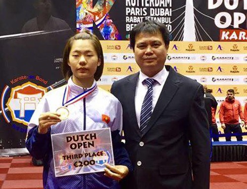 La karatéka Nguyen Thi Ngoan remporte une médaille de bronze aux Pays-Bas - ảnh 1
