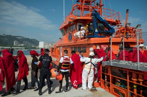 Espagne: 408 migrants secourus en Méditerranée durant le week-end - ảnh 1
