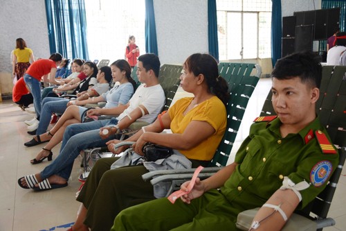 Itinéraire rouge 2018 : réception de 1.644 unités de sang dans la province de Dak Lak - ảnh 1