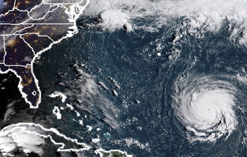 L’ouragan Florence, «extrêmement dangereux», menace les États-Unis - ảnh 1