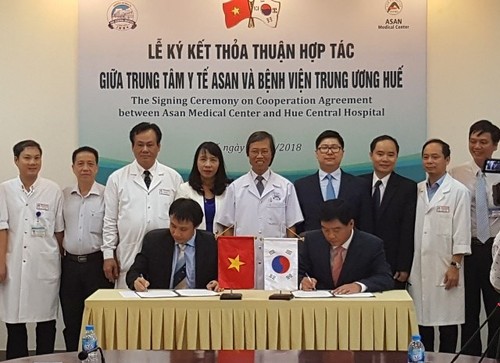 L’Hôpital central de Huê et le sud-coréen ASAN coopèrent sur la greffe de foie - ảnh 1