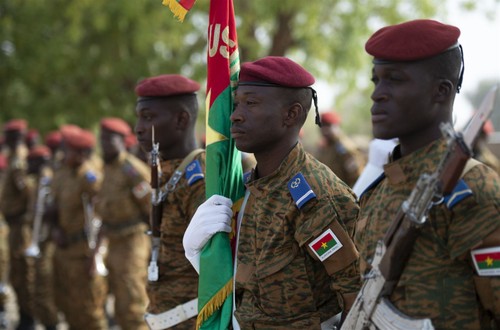 Burkina: manœuvres militaires pour contrer le terrorisme au Sahel  - ảnh 1
