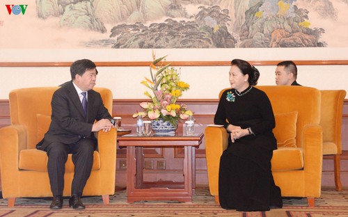 Nguyên Thi Kim Ngân rencontre des magnats chinois des télécommunications  - ảnh 2