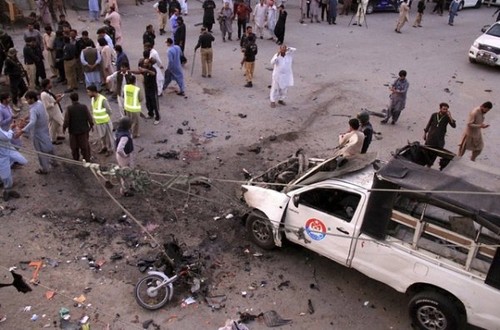 Pakistan: cinq morts et 27 blessés dans un attentat à la moto piégée - ảnh 1
