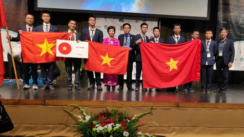 Le Vietnam primé aux Olympiades internationales d’astronomie et d’astrophysique 2019 - ảnh 1
