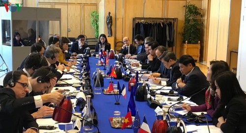 6e Dialogue à haut niveau Vietnam-France en économie - ảnh 1