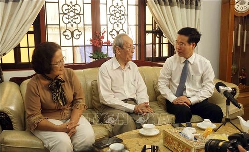 Vo Van Thuong  rend visite au professeur émérite Trân Hông Quân - ảnh 1