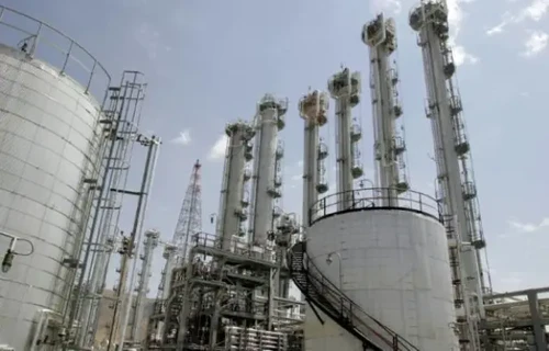 Nucléaire iranien: Le stock d'eau lourde dépasse le plafond autorisé - ảnh 1