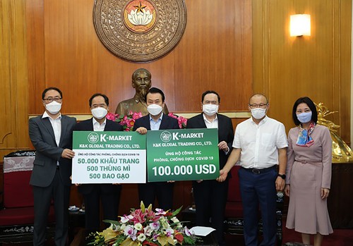 Covid-19: K-Market offre 100.000 USD au Vietnam  - ảnh 1