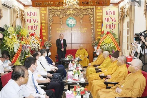 Vesak: Truong Hoà Binh présente ses voeux aux bouddhistes  - ảnh 1