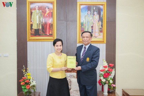 Livre: «Président Hô Chi Minh, le fondateur des relations modernes Vietnam-Thaïlande» - ảnh 1