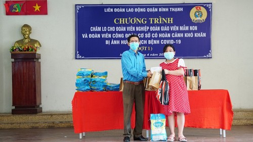 Les syndicats de Hô Chi Minh-ville aident les travailleurs en difficulté - ảnh 1