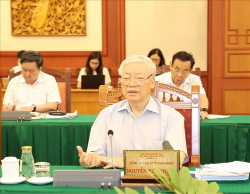 Le bureau politique se prononce sur les documents du congrès du Comité du Parti de Hô Chi Minh-ville - ảnh 1