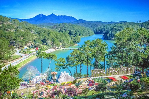 Lâm Dông s’efforce de relancer le tourisme - ảnh 1