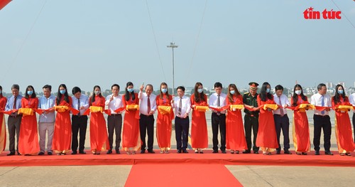 Hô Chi Minh-ville: Inauguration des pistes de décollage à l’aéroport de Tân Son Nhât - ảnh 1