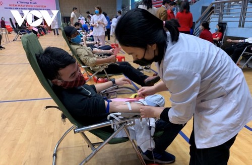 Malgré la pandémie, Quang Ninh appelle la population à donner son sang - ảnh 1
