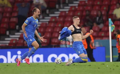 Euro 2021 : l'Angleterre et l'Ukraine se qualifient pour les quarts de finale - ảnh 1