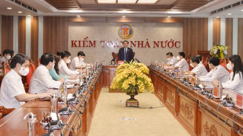 Vuong Dinh Huê: l’audit doit être mis au service de la lutte contre le gaspillage - ảnh 1