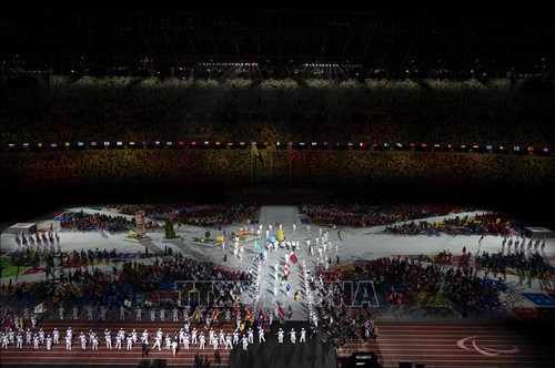 Jeux Paralympiques: Tokyo passe le flambeau à Paris lors de la cérémonie de clôture - ảnh 1