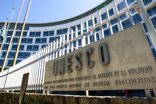 L'Unesco adopte un premier texte mondial encadrant l'intelligence artificielle - ảnh 1