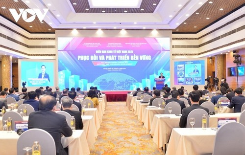 Clôture du Forum économique du Vietnam 2021 - ảnh 1