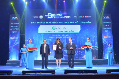 53 produits et solutions reçoivent le prix de la transition numérique du Vietnam 2021 - ảnh 1