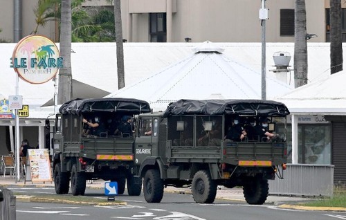 Nouvelle-Calédonie: 1.400 gendarmes, 130 blindés… un référendum sous très haute protection - ảnh 1